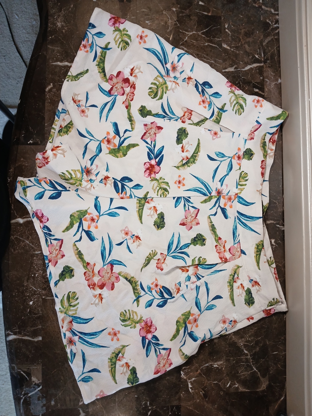 White Floral Print Women's Bermuda Shorts with Tropical Motif